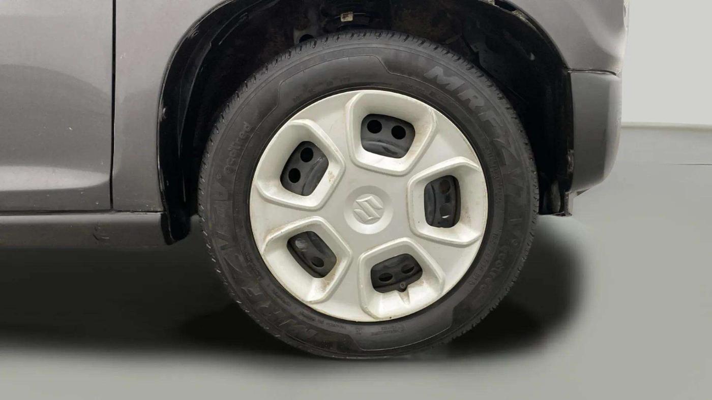 2021 Maruti S PRESSO VXI (O) CNG, CNG, Manual, 54,306 km, Right Front Wheel
