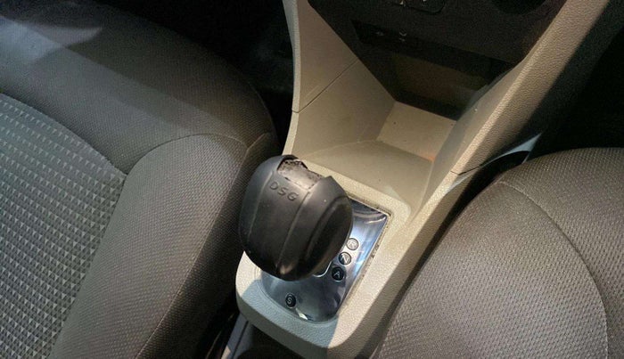 2017 Tata Tiago XZA PETROL, Petrol, Automatic, 75,267 km, Gear lever - Knob has minor damage