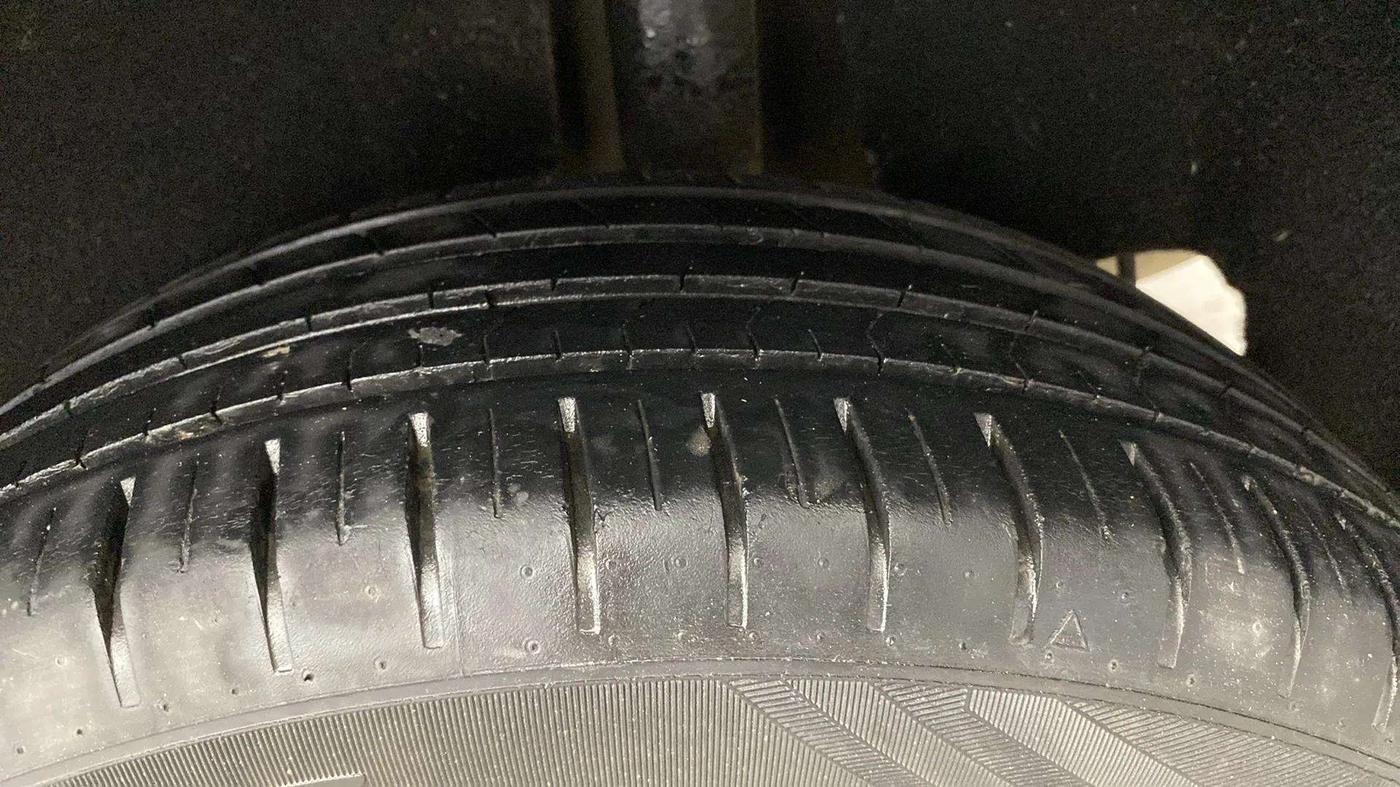 2021 Maruti Baleno ZETA PETROL 1.2, Petrol, Manual, 63,603 km, Left Rear Tyre Tread