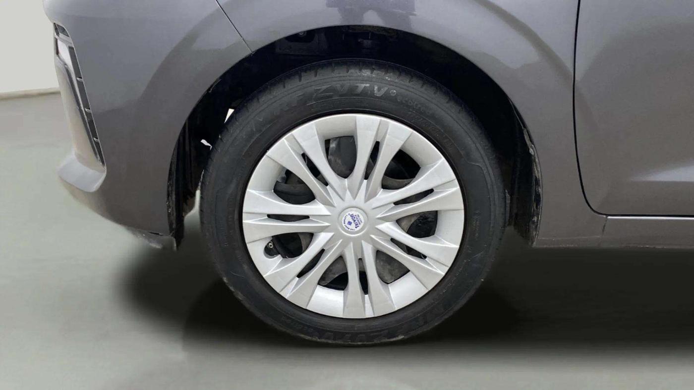 2023 Hyundai AURA S 1.2, Petrol, Manual, 38,326 km, Left Front Wheel