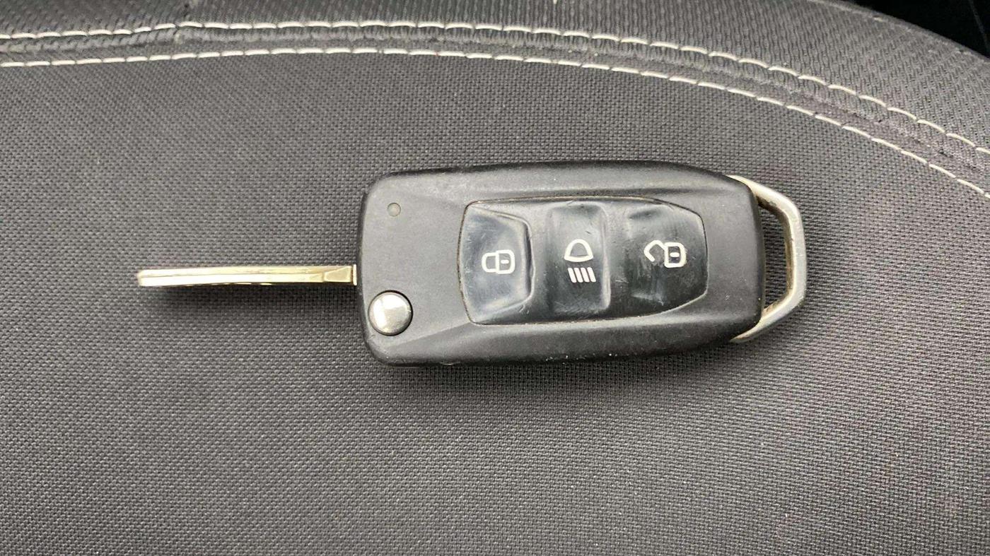 2021 Tata NEXON XM PETROL, Petrol, Manual, 20,968 km, Key Close Up