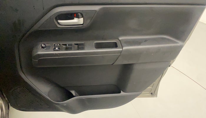 2019 Maruti New Wagon-R VXI 1.2, Petrol, Manual, 11,829 km, Driver Side Door Panels Control