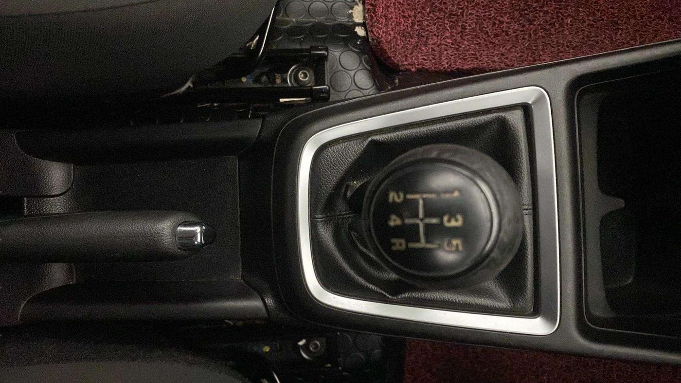 2018 Maruti Swift VXI, Petrol, Manual, 35,164 km, Gear Lever