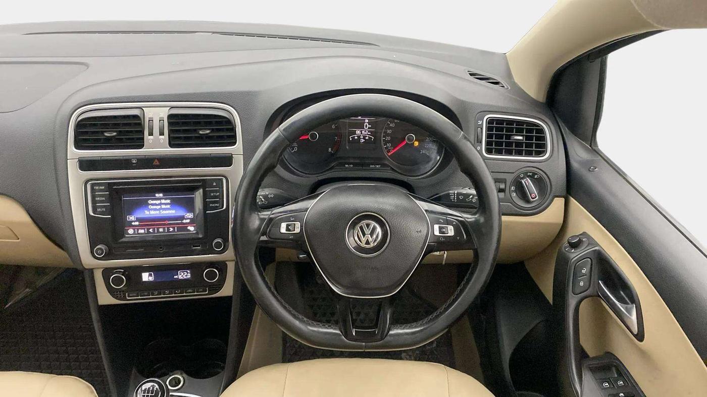 2017 Volkswagen Ameo HIGHLINE1.2L, Petrol, Manual, 86,317 km, Steering Wheel Close Up
