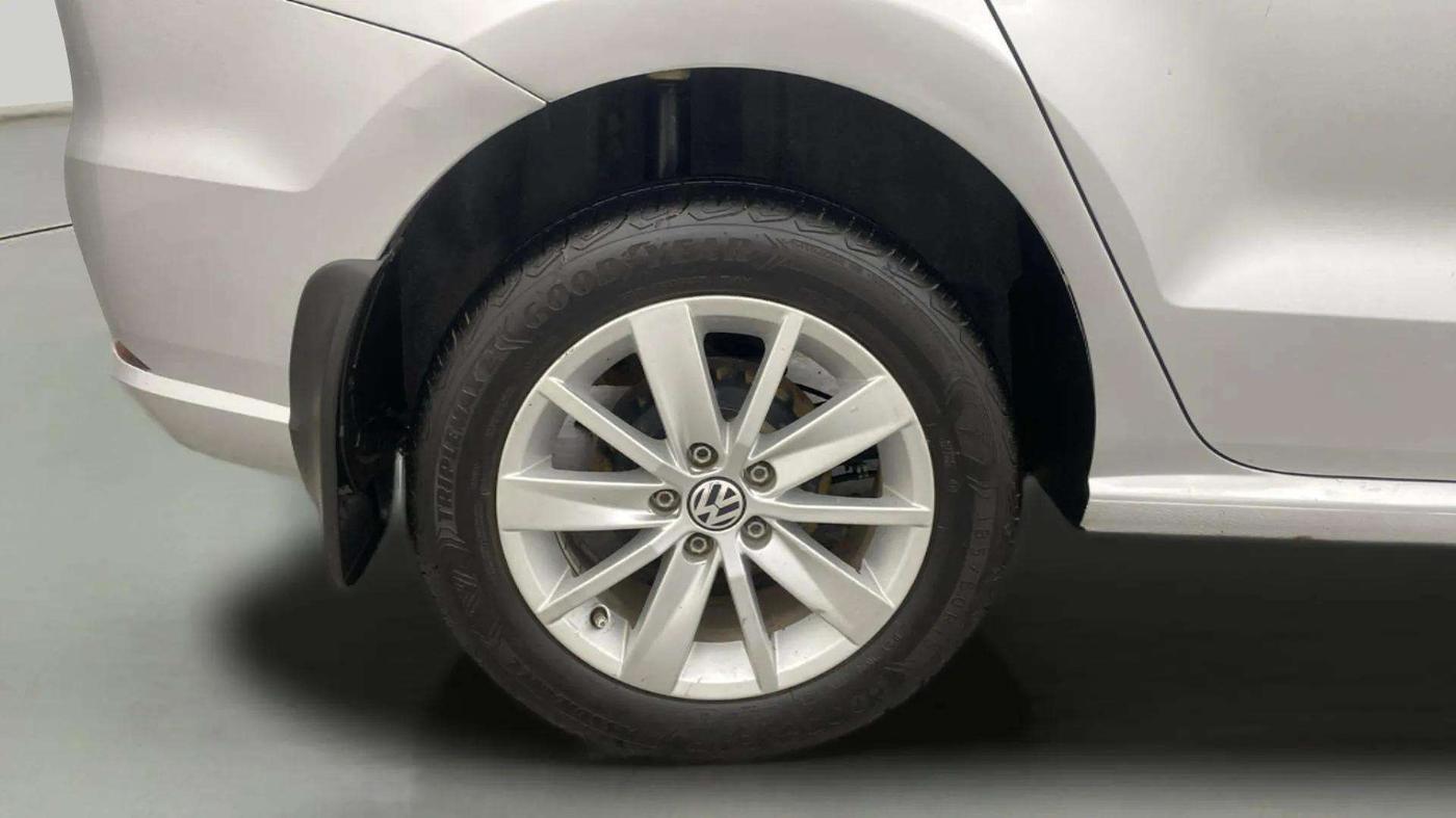 2017 Volkswagen Ameo HIGHLINE1.2L, Petrol, Manual, 86,317 km, Right Rear Wheel