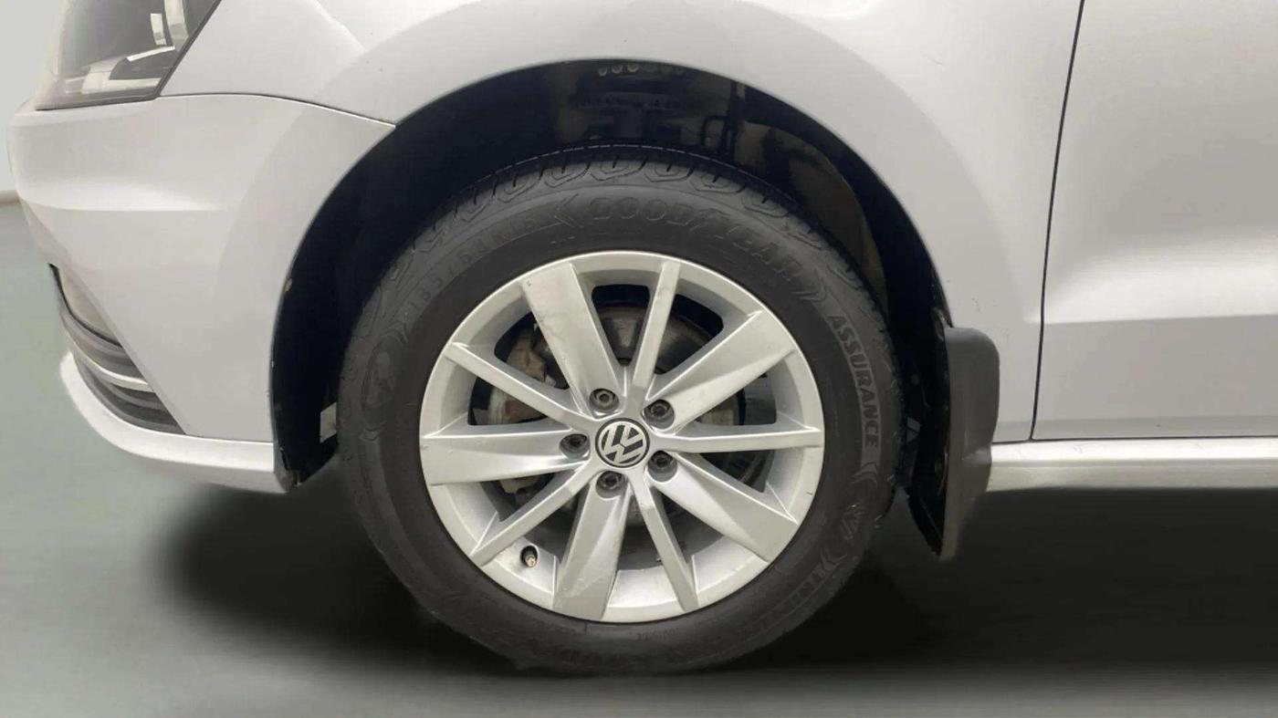 2017 Volkswagen Ameo HIGHLINE1.2L, Petrol, Manual, 86,317 km, Left Front Wheel
