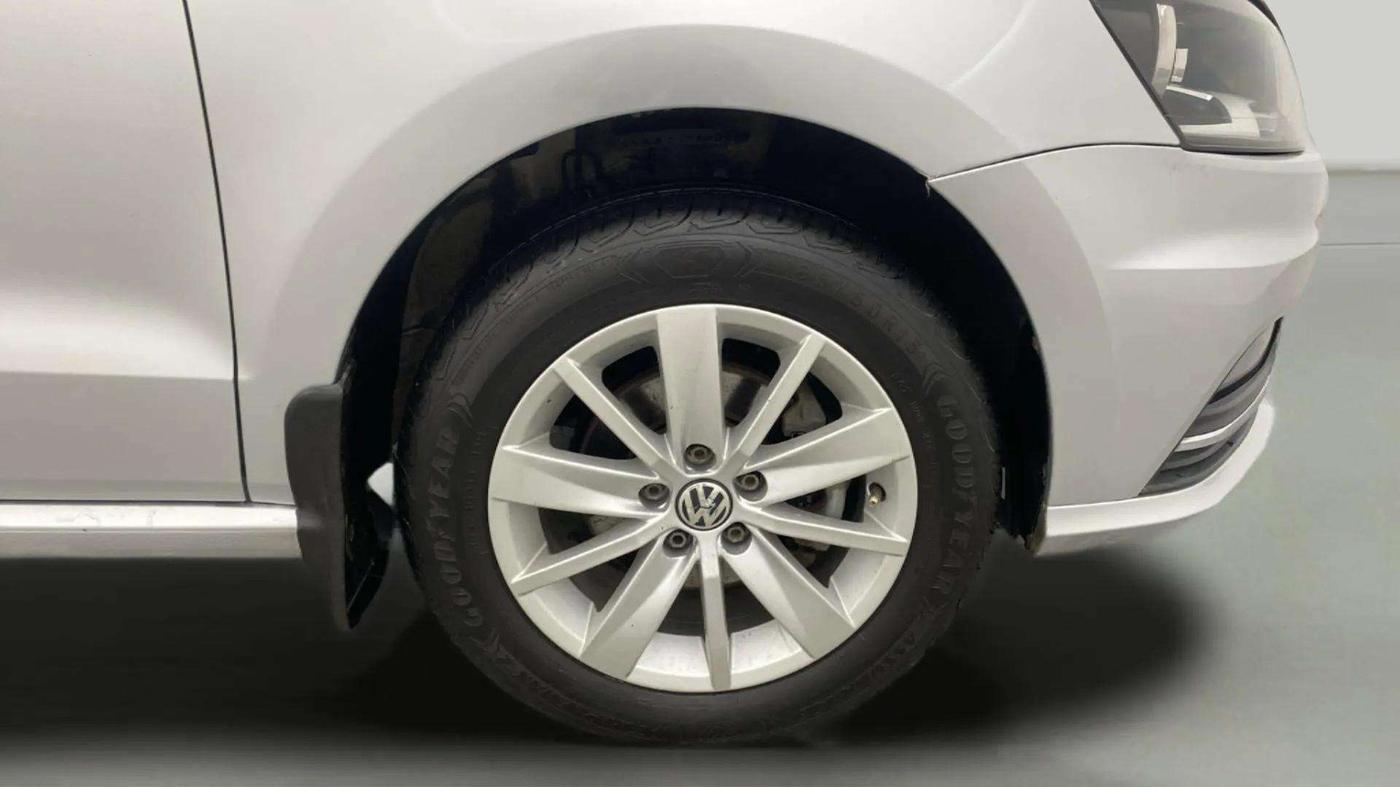 2017 Volkswagen Ameo HIGHLINE1.2L, Petrol, Manual, 86,317 km, Right Front Wheel