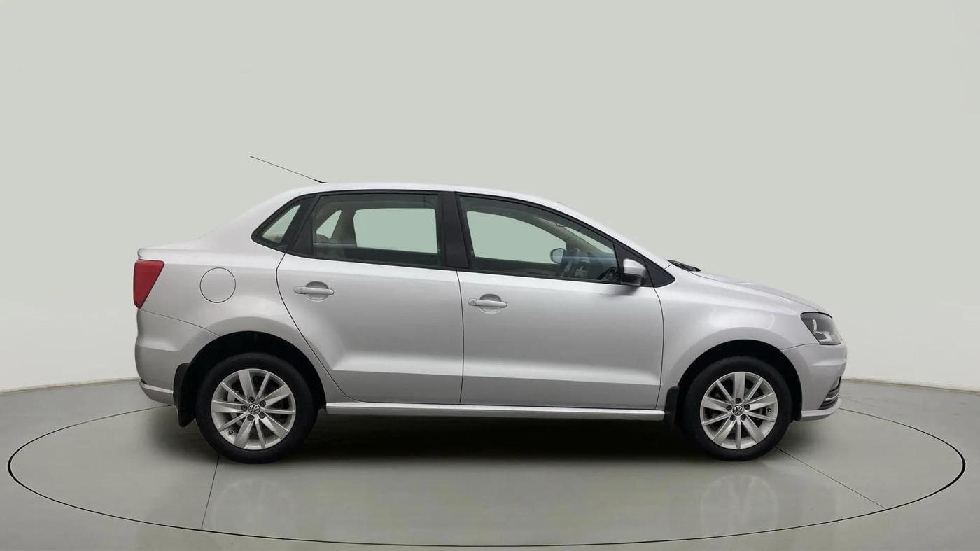 2017 Volkswagen Ameo HIGHLINE1.2L, Petrol, Manual, 86,317 km, Right Side View
