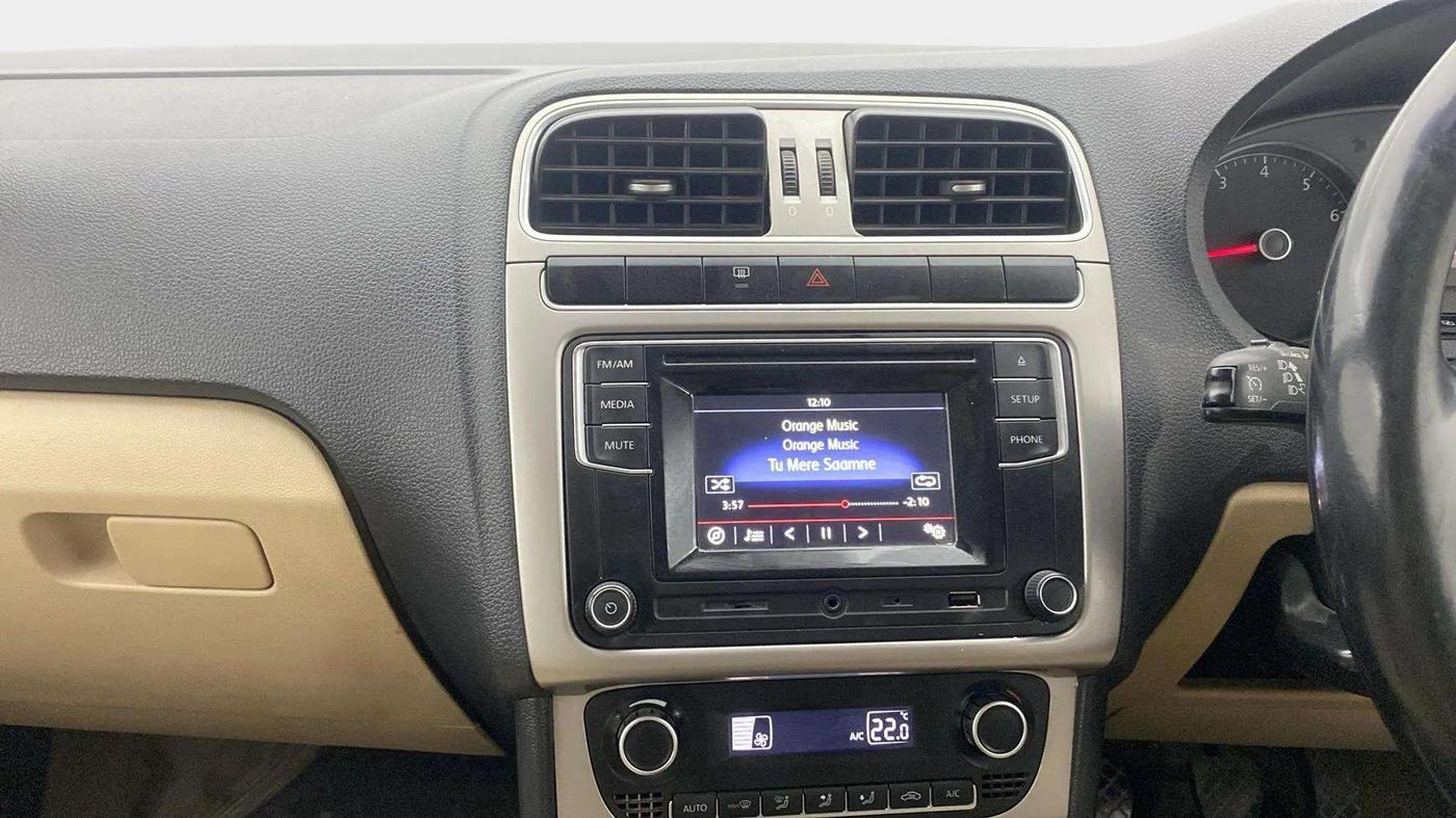 2017 Volkswagen Ameo HIGHLINE1.2L, Petrol, Manual, 86,317 km, Air Conditioner