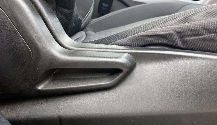 2022 Tata NEXON XM SUNROOF PETROL, Petrol, Manual, 50,910 km, Driver Side Adjustment Panel