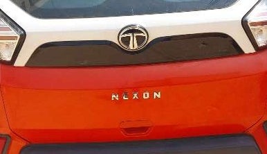 2022 Tata NEXON XM SUNROOF PETROL, Petrol, Manual, 50,910 km, Dicky (Boot door) - Parcel tray missing