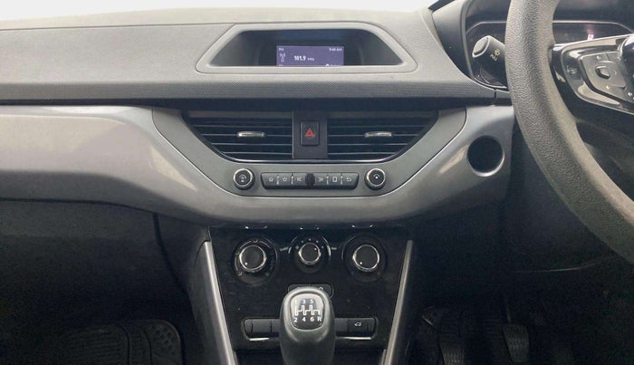 2022 Tata NEXON XM SUNROOF PETROL, Petrol, Manual, 50,910 km, Air Conditioner