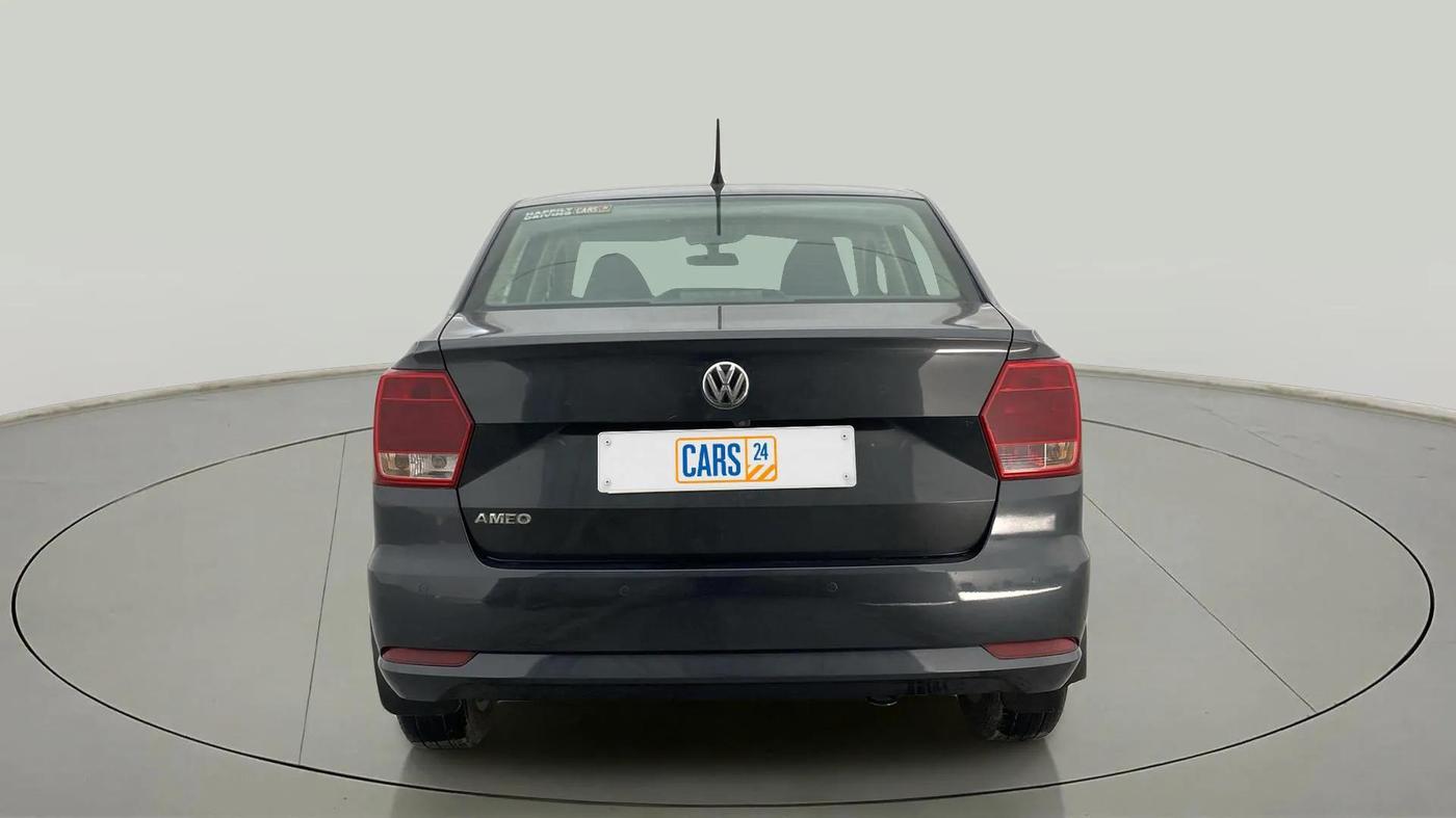 2016 Volkswagen Ameo HIGHLINE1.2L, Petrol, Manual, 27,327 km, Back/Rear