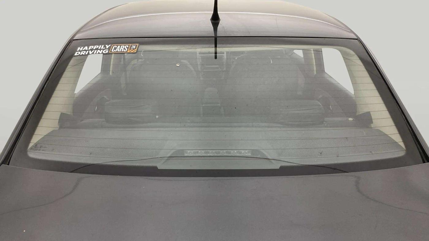 2016 Volkswagen Ameo HIGHLINE1.2L, Petrol, Manual, 27,327 km, Rear Windshield