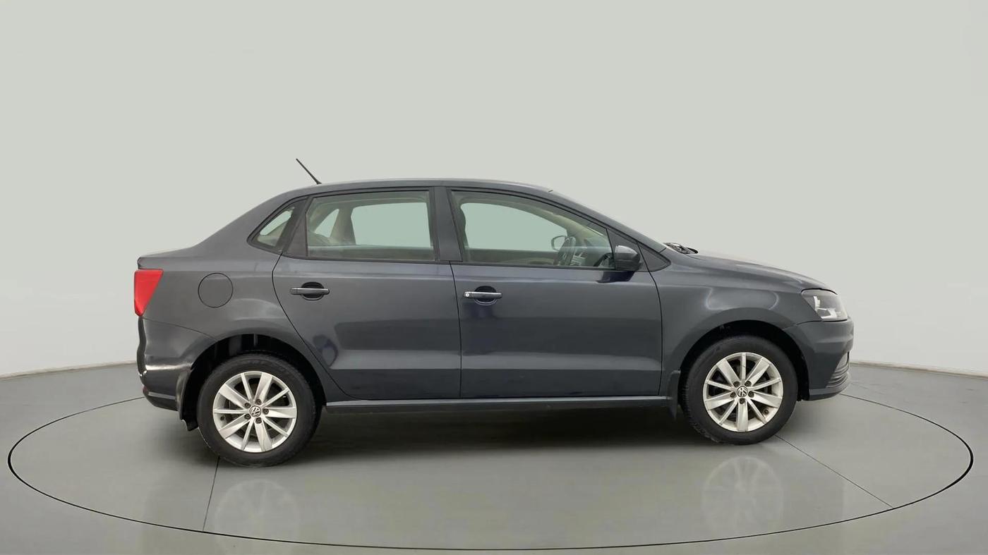 2016 Volkswagen Ameo HIGHLINE1.2L, Petrol, Manual, 27,327 km, Right Side View
