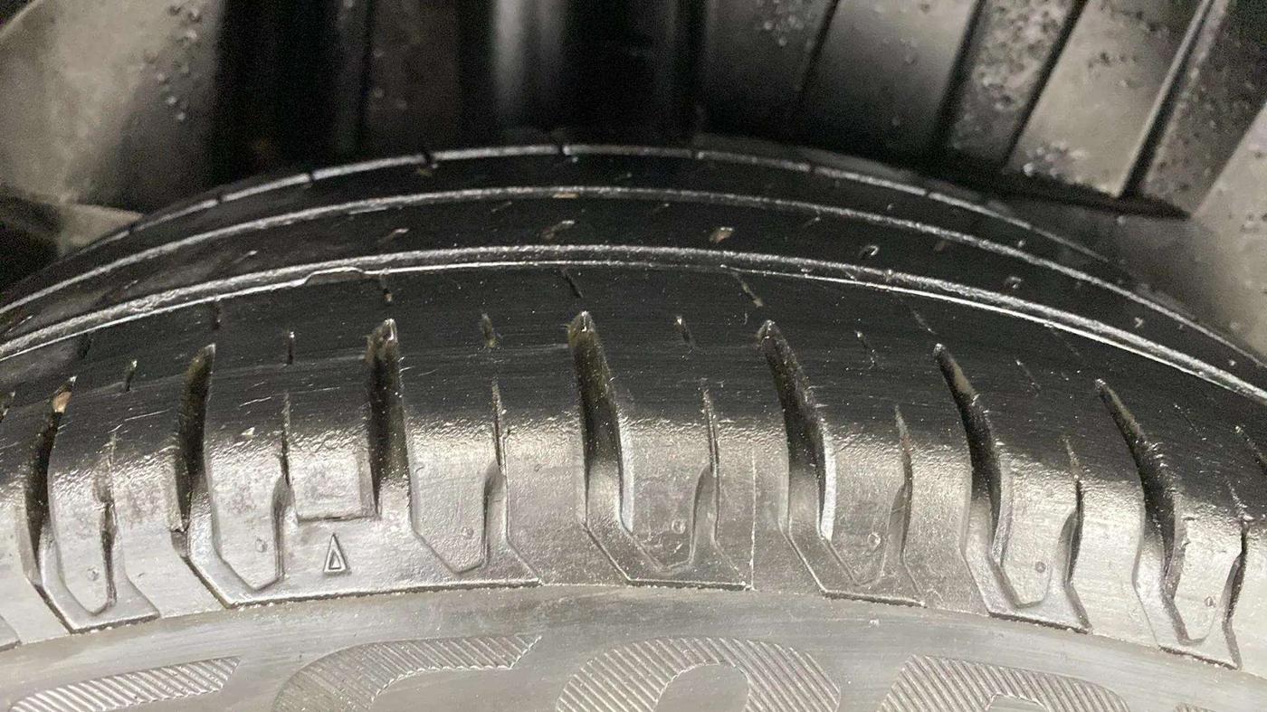 2021 Maruti Dzire ZXI Plus AMT, Petrol, Automatic, 37,029 km, Right Rear Tyre Tread
