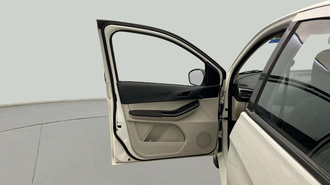 2023 Tata TIGOR XZ CNG, CNG, Manual, 34,384 km, LHS Front Door