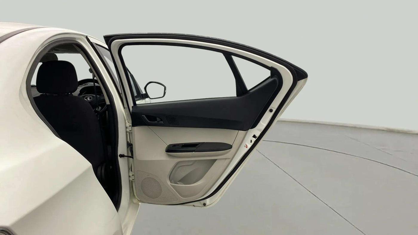 2023 Tata TIGOR XZ CNG, CNG, Manual, 34,384 km, RHS Rear Door