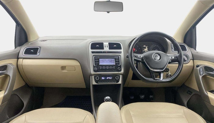 2015 Volkswagen Vento HIGHLINE 1.6 MPI, Petrol, Manual, 45,766 km, Dashboard