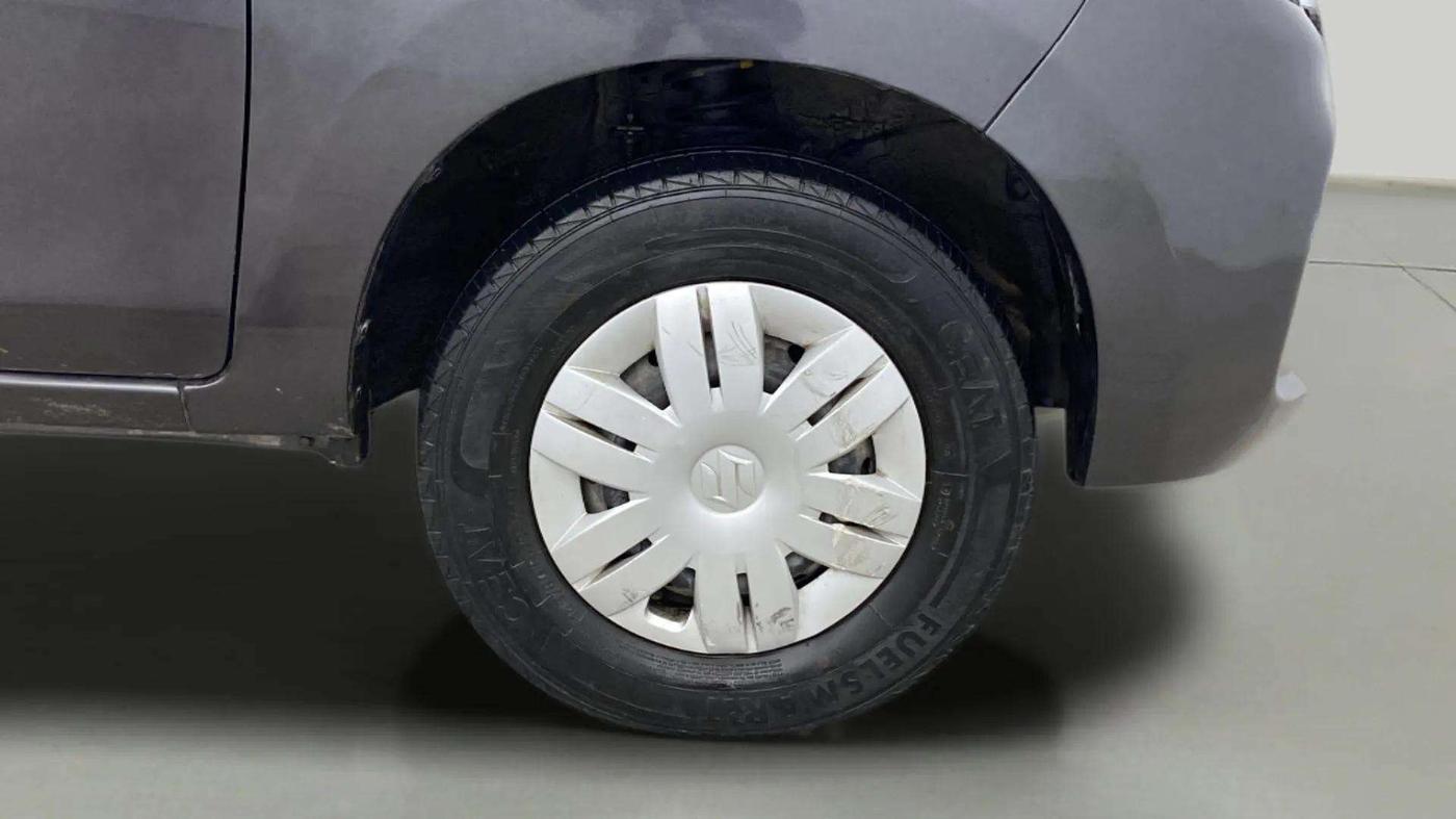 2023 Maruti Alto LXI O, Petrol, Manual, 22,413 km, Right Front Wheel