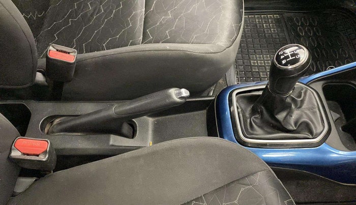 2018 Maruti IGNIS ZETA 1.2, Petrol, Manual, 63,669 km, Gear lever - Boot cover slightly torn