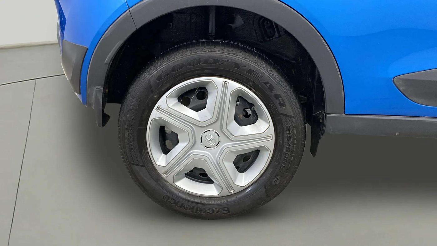 2019 Tata NEXON XMA PETROL, Petrol, Automatic, 17,317 km, Right Rear Wheel