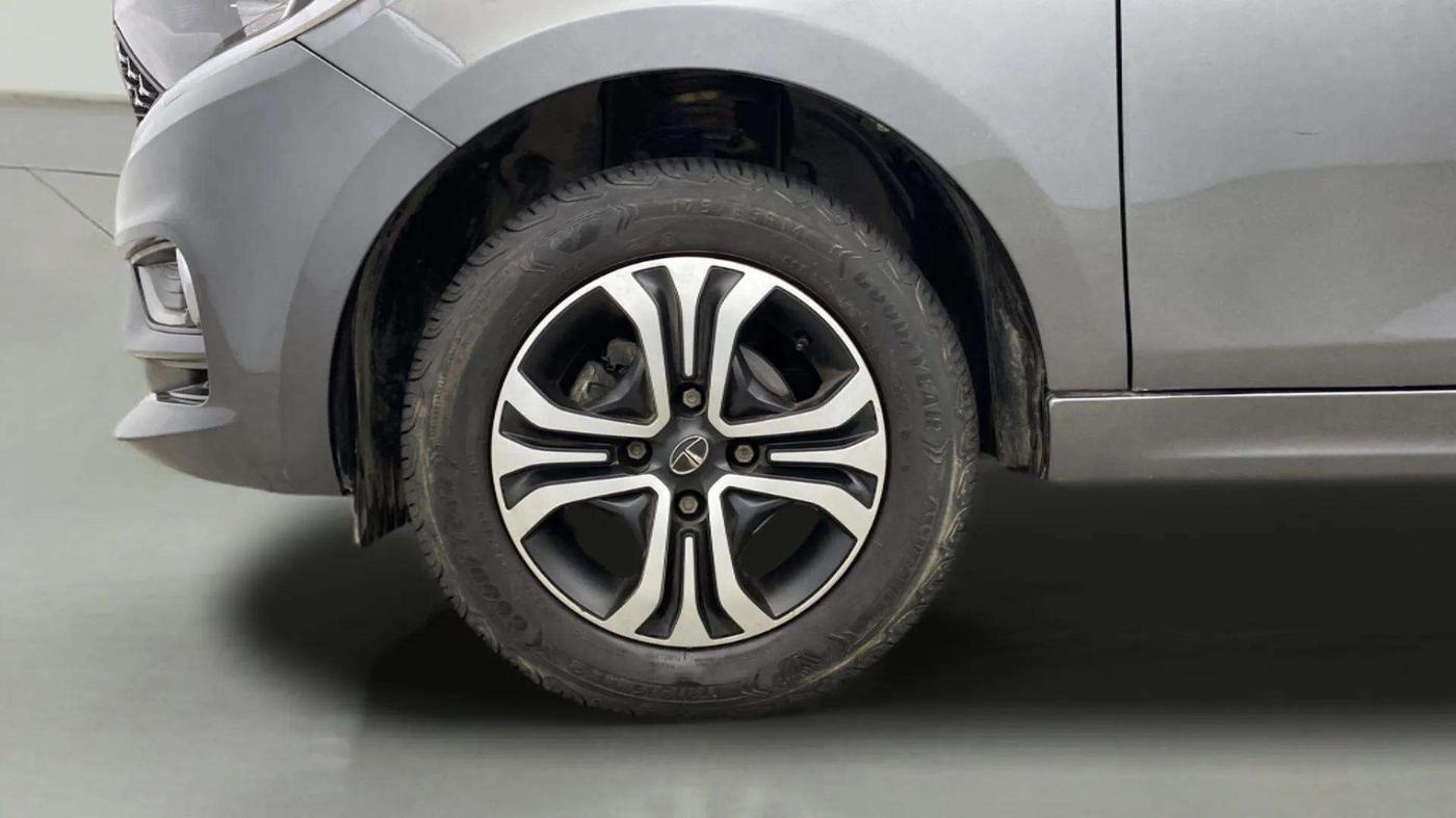 2023 Tata Tiago XZ PLUS CNG, CNG, Manual, 10,353 km, Left Front Wheel