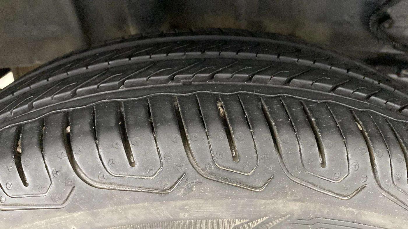 2023 Tata Tiago XZ PLUS CNG, CNG, Manual, 10,353 km, Right Rear Tyre Tread