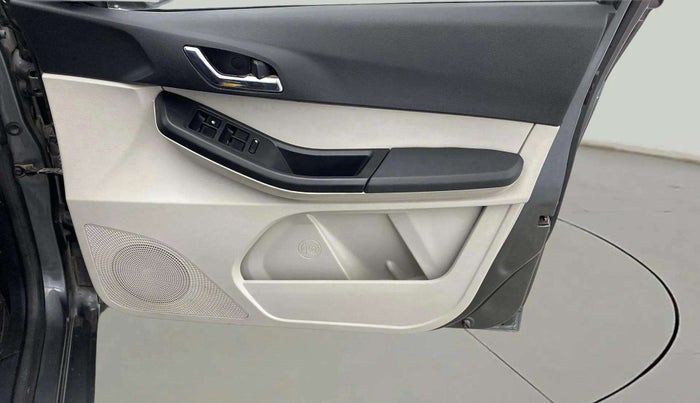 2023 Tata Tiago XZ PLUS CNG, CNG, Manual, 10,316 km, Driver Side Door Panels Control