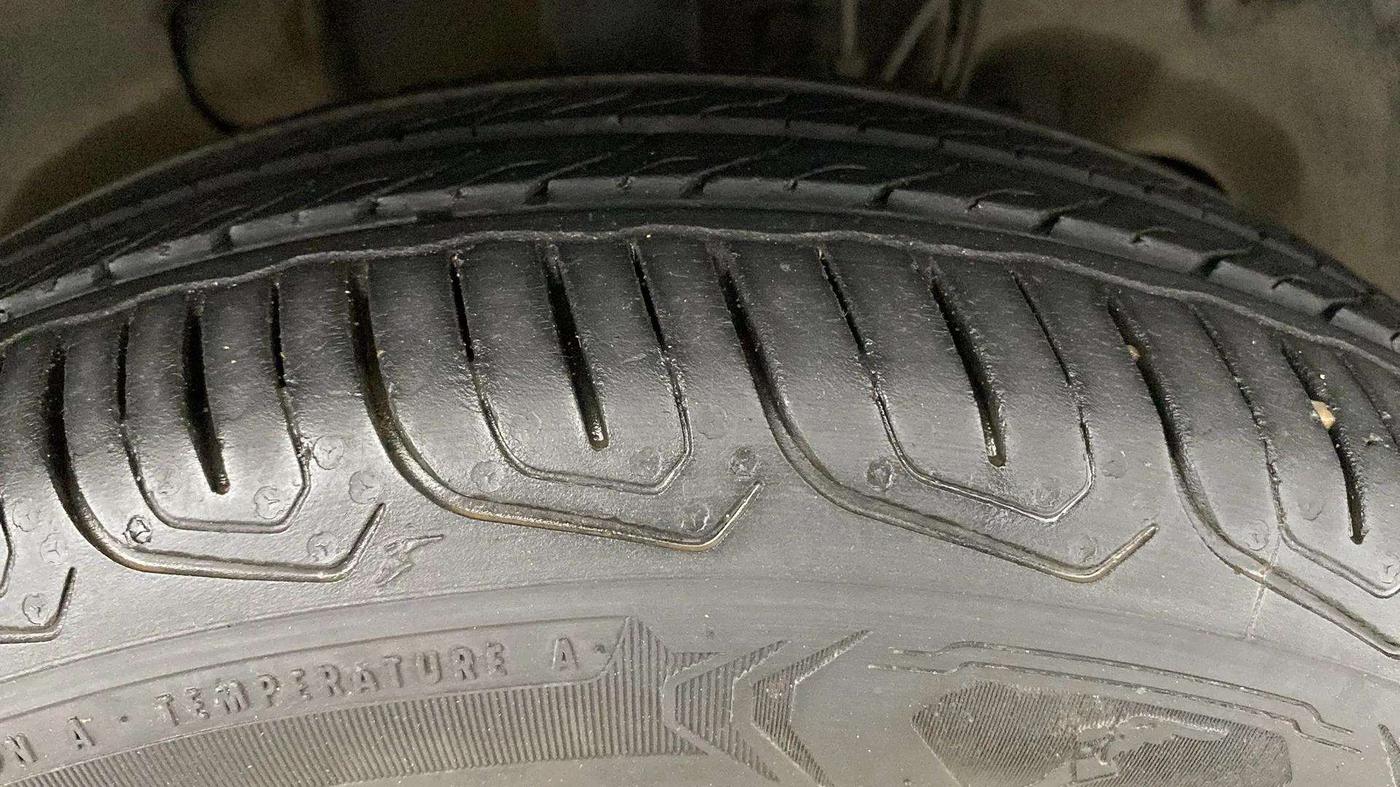 2023 Tata Tiago XZ PLUS CNG, CNG, Manual, 10,353 km, Right Front Tyre Tread