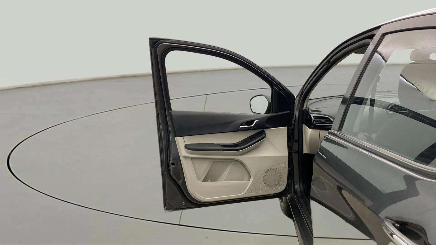 2023 Tata Tiago XZ PLUS CNG, CNG, Manual, 10,353 km, LHS Front Door