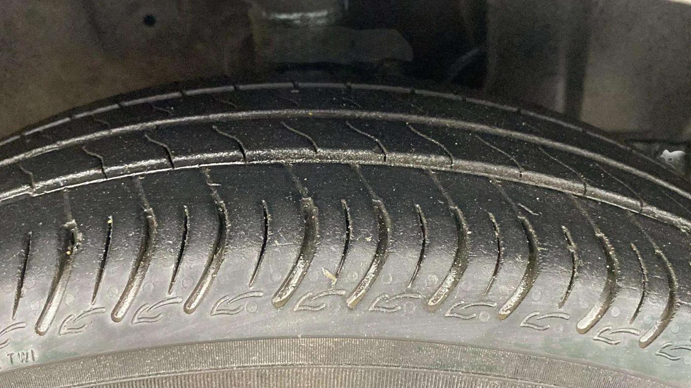 2023 Maruti New Wagon-R VXI CNG 1.0, CNG, Manual, 36,582 km, Right Front Tyre Tread