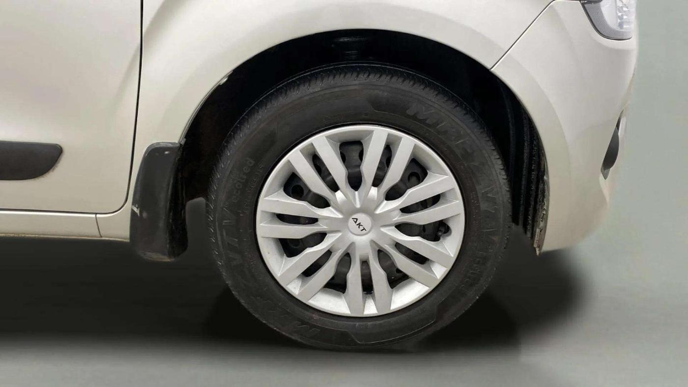 2023 Maruti New Wagon-R VXI CNG 1.0, CNG, Manual, 36,582 km, Right Front Wheel