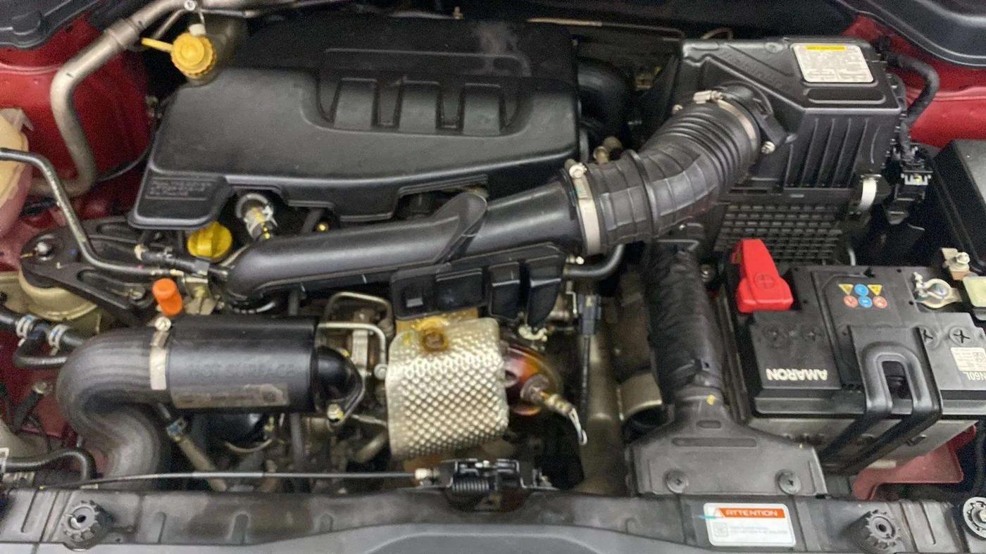 2022 Mahindra XUV300 W8 (O) 1.2 PETROL AMT, Petrol, Automatic, 20,195 km, Open Bonet