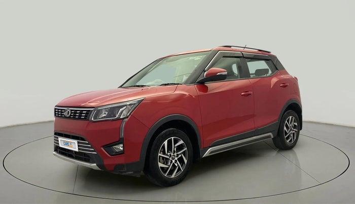 2022 Mahindra XUV300 W8 (O) 1.2 PETROL AMT, Petrol, Automatic, 19,643 km, Left Front Diagonal