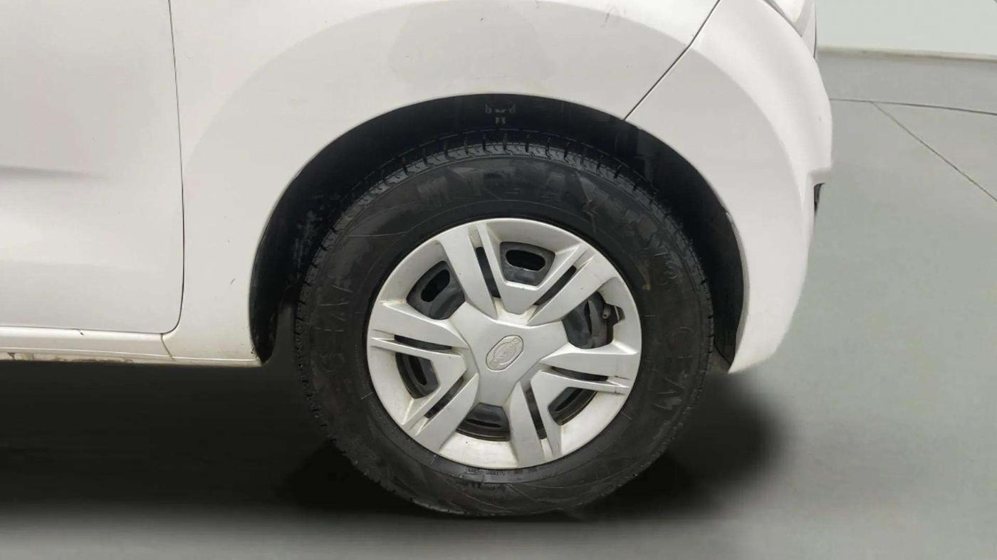 2017 Datsun Redi Go T (O), Petrol, Manual, 54,255 km, Right Front Wheel