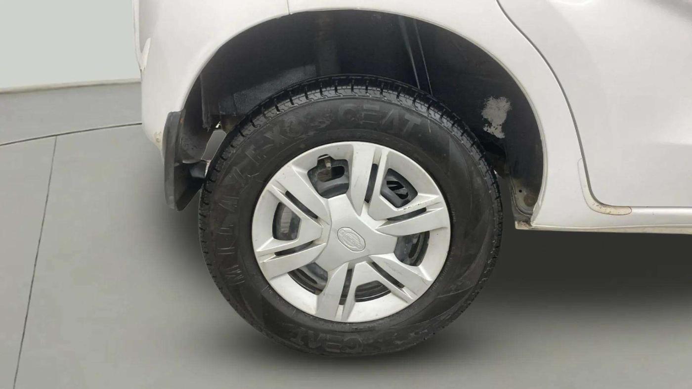 2017 Datsun Redi Go T (O), Petrol, Manual, 54,255 km, Right Rear Wheel