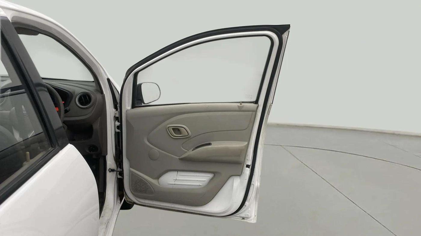 2017 Datsun Redi Go T (O), Petrol, Manual, 54,255 km, RHS Front Door