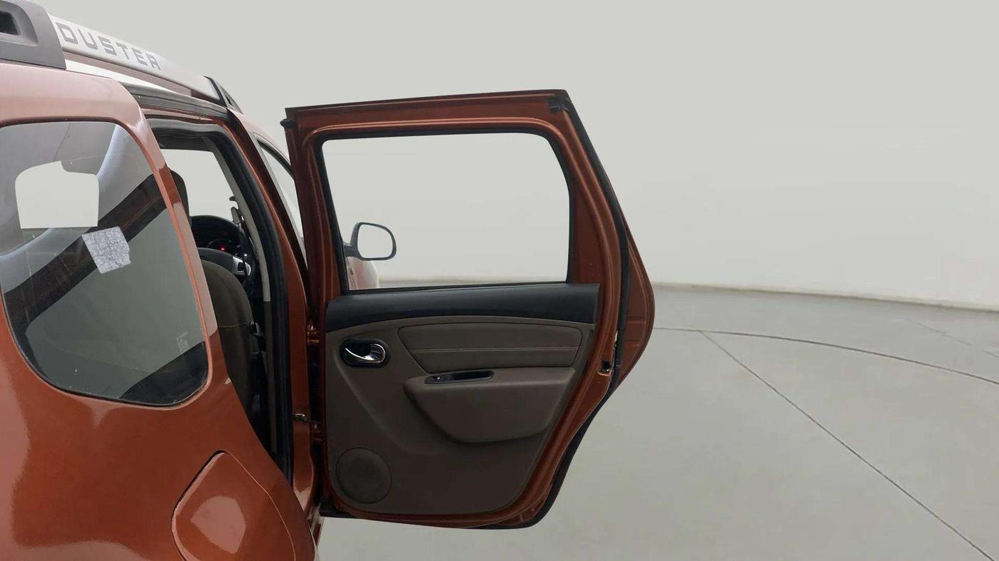 2018 Renault Duster 110 PS RXZ 4X2 AMT DIESEL, Diesel, Automatic, 80,440 km, RHS Rear Door