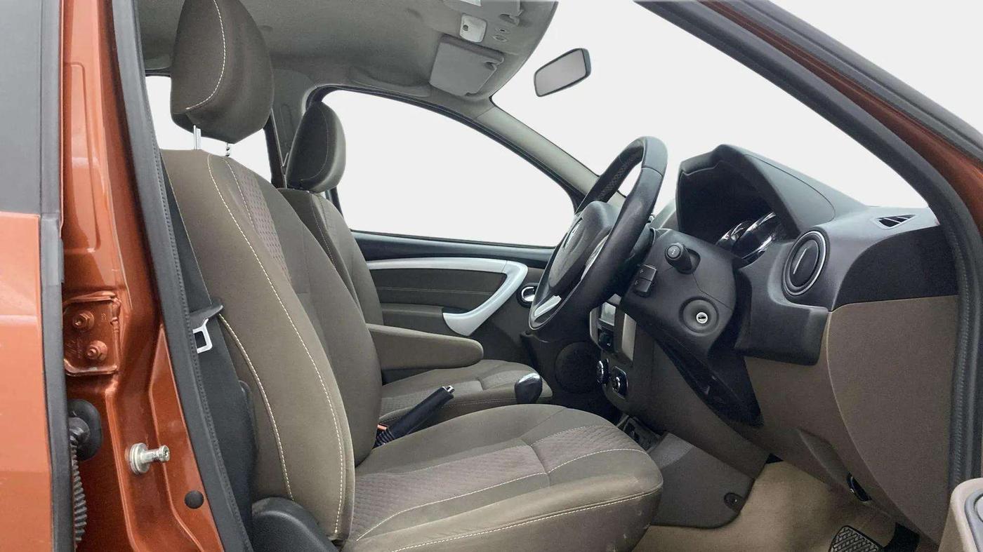 2018 Renault Duster 110 PS RXZ 4X2 AMT DIESEL, Diesel, Automatic, 80,440 km, Right Side Front Door Cabin