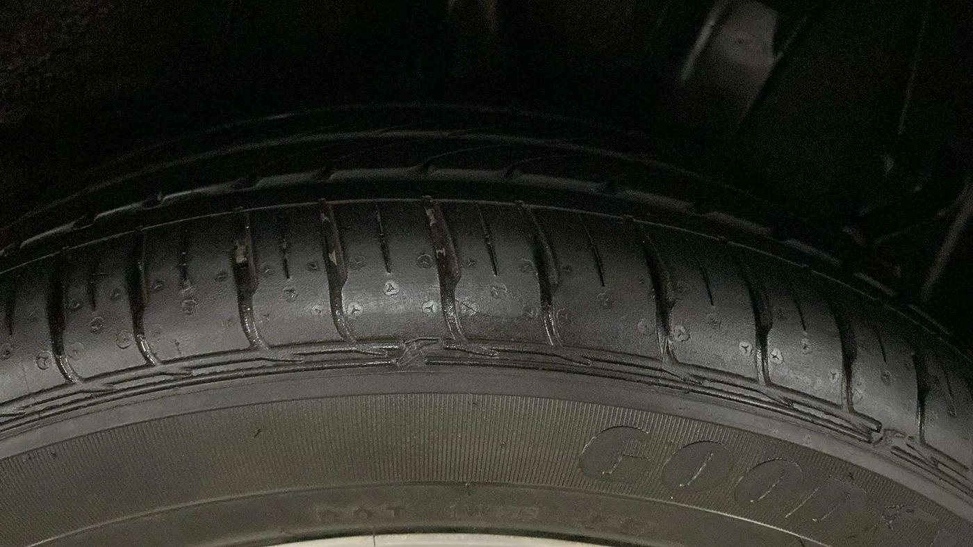 2020 Hyundai GRAND I10 NIOS ASTA AMT 1.2 KAPPA VTVT, Petrol, Automatic, 17,090 km, Left Rear Tyre Tread