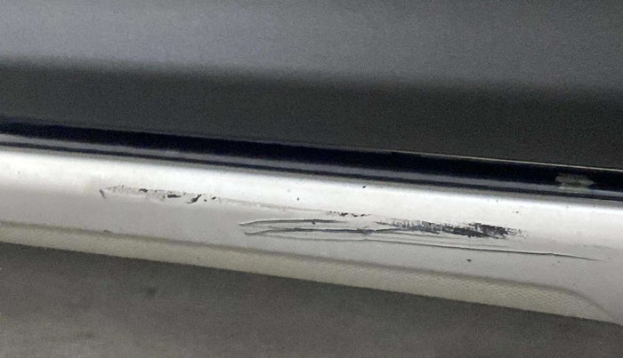 2019 Maruti S PRESSO VXI+, Petrol, Manual, 28,403 km, Left running board - Cladding has minor damage