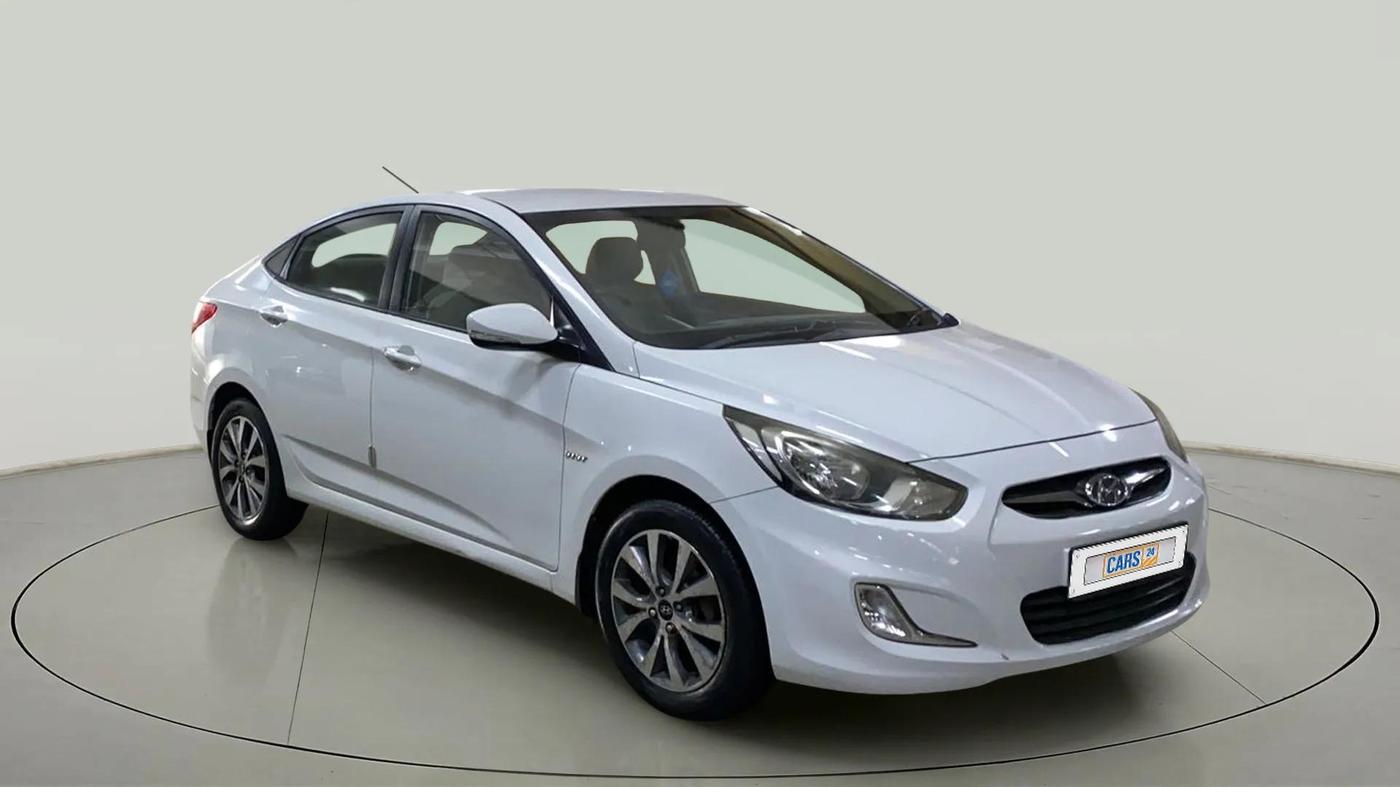 2014 Hyundai Verna FLUIDIC 1.6 VTVT EX, Petrol, Manual, 31,166 km, SRP