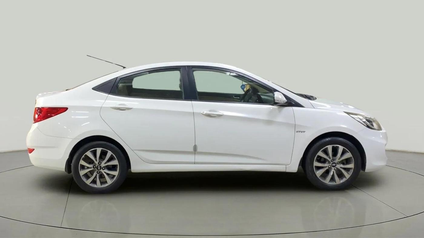 2014 Hyundai Verna FLUIDIC 1.6 VTVT EX, Petrol, Manual, 31,166 km, Right Side View