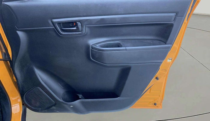 2020 Maruti S PRESSO VXI+, Petrol, Manual, 63,332 km, Driver Side Door Panels Control