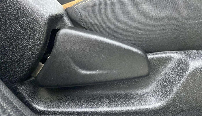 2021 Renault Kwid CLIMBER 1.0 (O), Petrol, Manual, 51,660 km, Driver Side Adjustment Panel