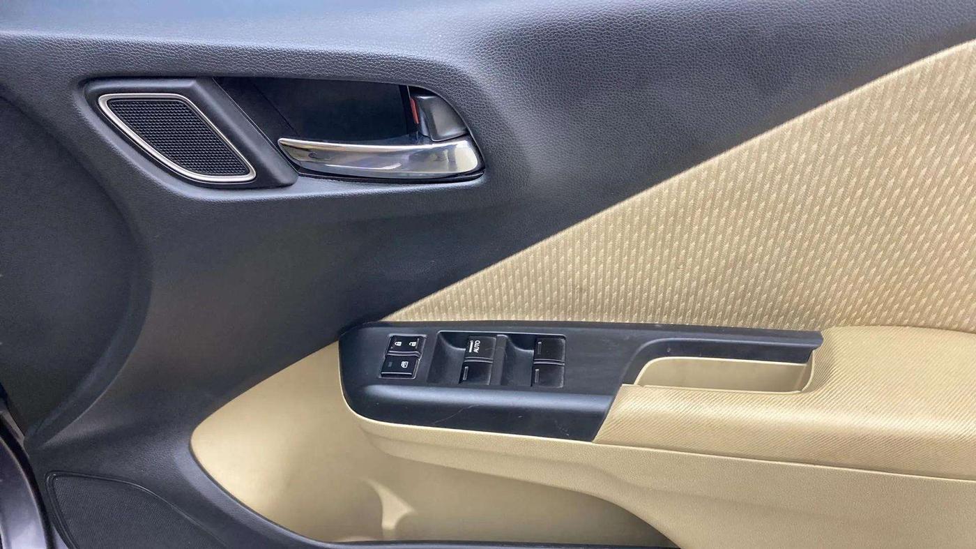 2017 Honda City 1.5L I-VTE V CVT, Petrol, Automatic, 67,636 km, Driver Side Door Panels Control