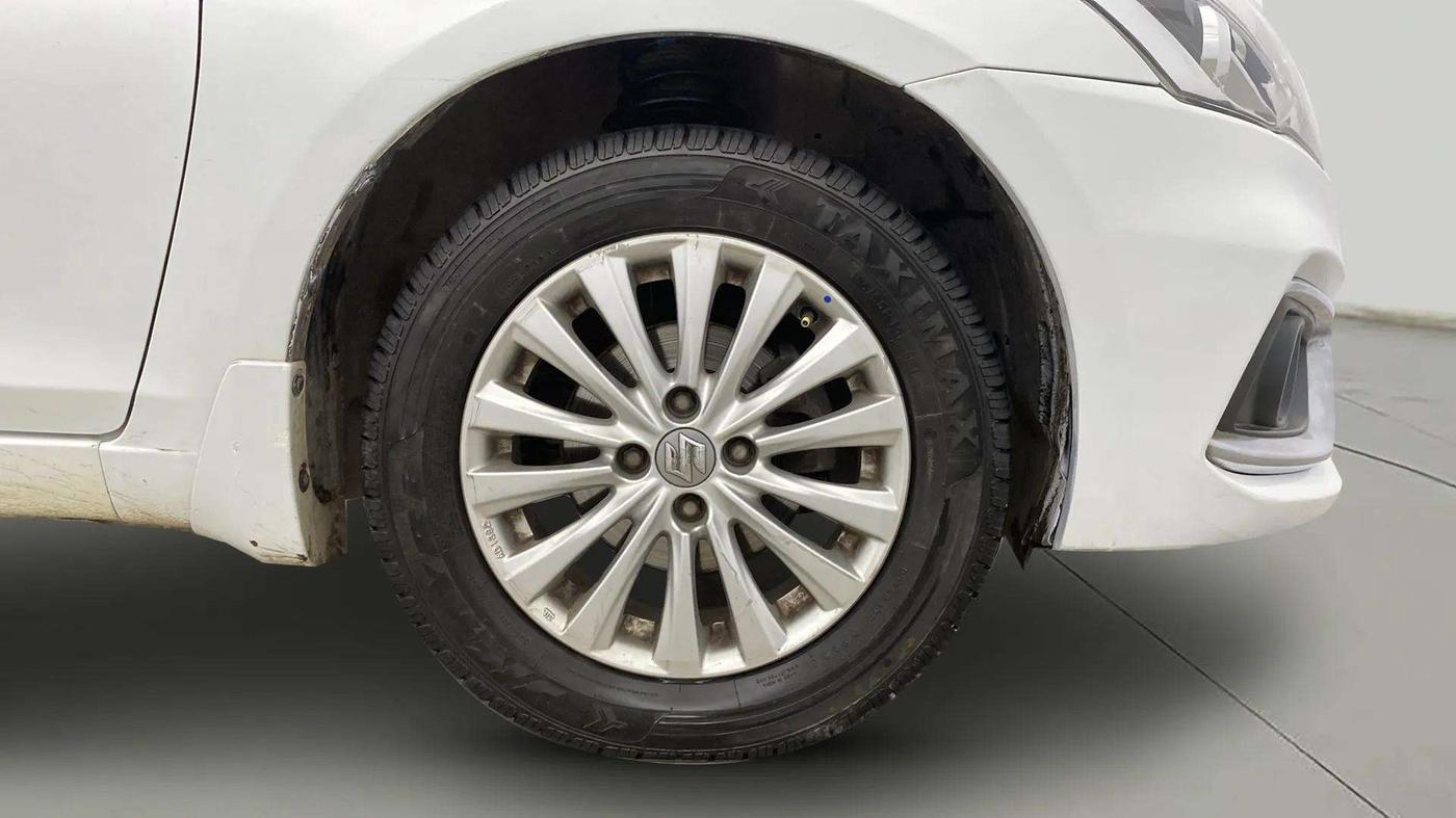 2014 Maruti Ciaz ZXI, Petrol, Manual, 75,578 km, Right Front Wheel