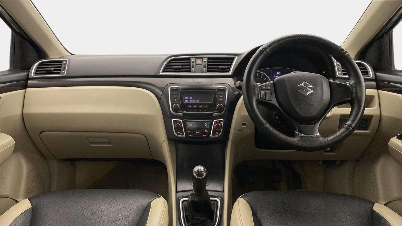 2014 Maruti Ciaz ZXI, Petrol, Manual, 75,578 km, Dashboard