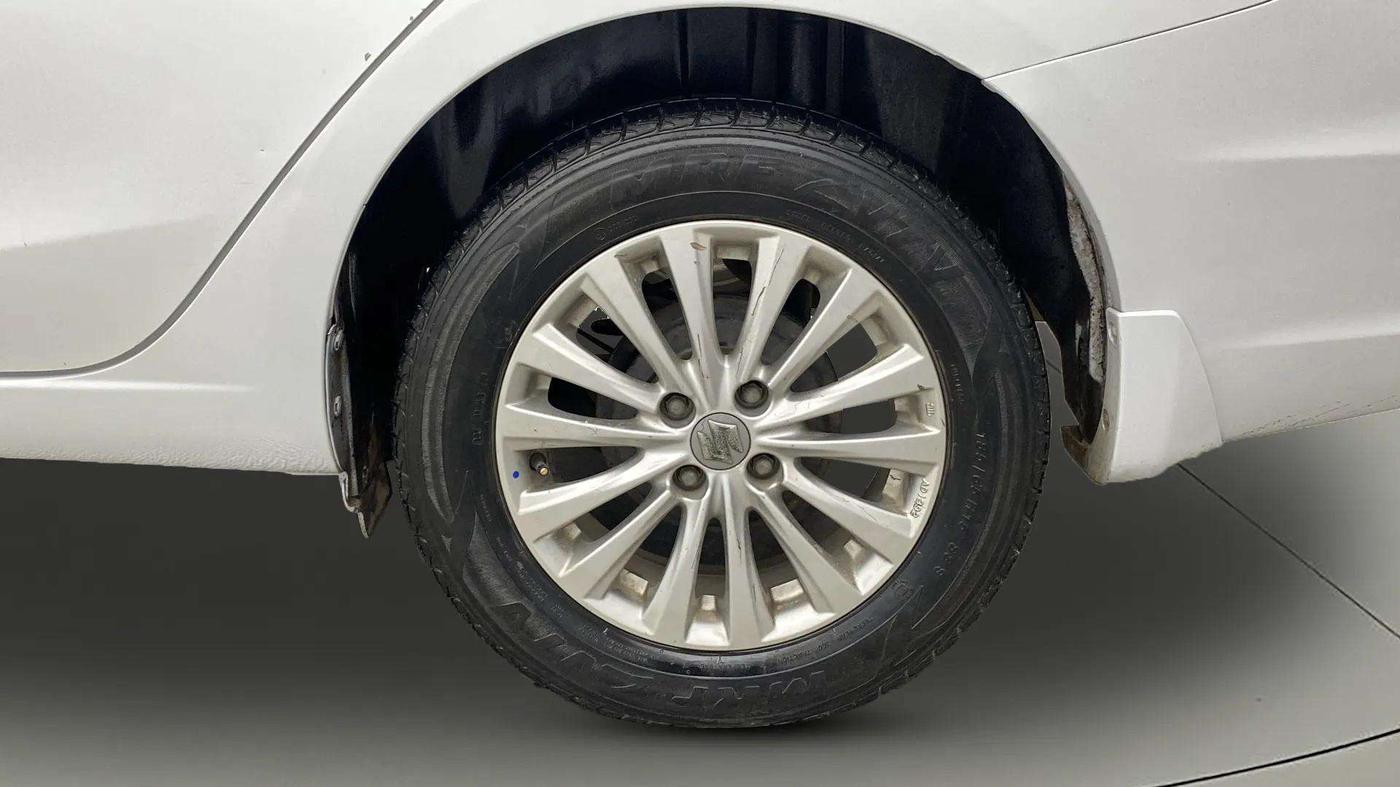 2014 Maruti Ciaz ZXI, Petrol, Manual, 75,578 km, Left Rear Wheel